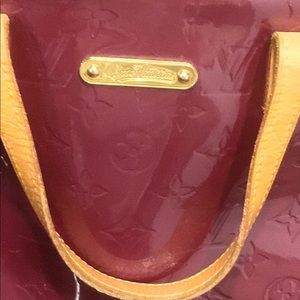 Louis Vuitton Vernis 1000.00